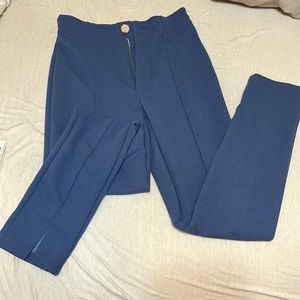 NWOT Beautiful split hem dress pants